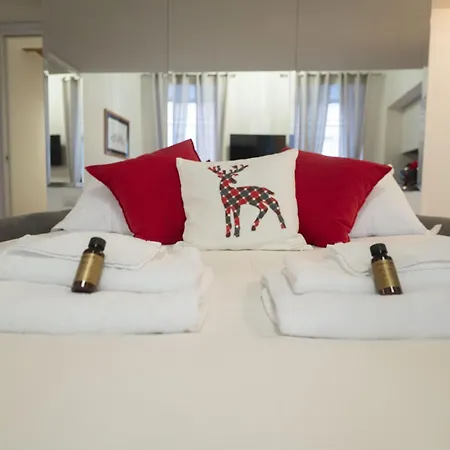 Apartman Lovely Nest With Balcony By The Spanish Steps